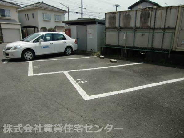 岡井マンションの物件外観写真